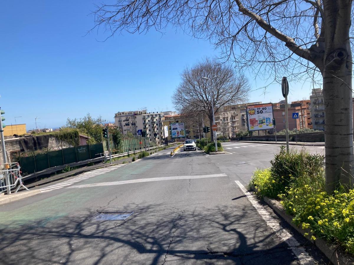 Lavica Di Mezzo Apartments Catane Extérieur photo