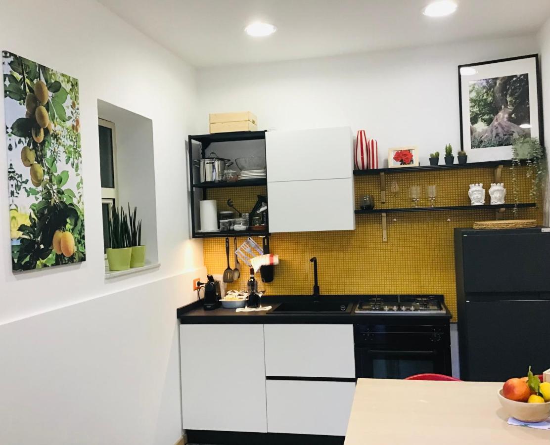 Lavica Di Mezzo Apartments Catane Extérieur photo